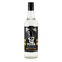Black Death Vodka Eine auffällige Vodkaflasche mit dem Namen "Black Death Vodka" vor einem dramatischen Hintergrund.
