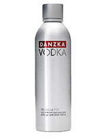Eine stilvolle Vodkaflasche mit dem Namen "Danzka" vor einem eleganten Hintergrund.