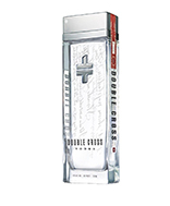 Eine ansprechende Vodkaflasche mit dem Namen "Double Cross Vodka" vor einem neutralen Hintergrund.