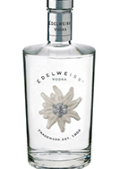 Edelweiss Vodka Eine stilvolle Vodkaflasche mit dem Namen "Edelweiss Vodka" vor einem neutralen Hintergrund.