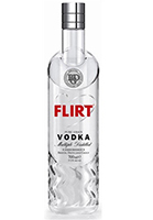 Eine charmante Vodkaflasche mit dem Namen "Flirt" vor einem romantischen Hintergrund.