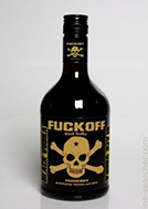 Fuckoff Vodka Eine auffällige Vodkaflasche mit dem Namen "Fuckoff" vor einem provokanten Hintergrund.