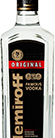 Eine ansprechende Vodkaflasche mit dem Namen "Nemiroff Vodka" vor einem neutralen Hintergrund.