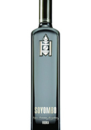 Eine ansprechende Vodkaflasche mit dem Namen "Soyombo Vodka" vor einem kulturellen Hintergrund.