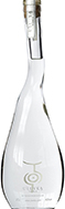 Uluvka Vodka Eine geschmackvolle Vodkaflasche mit dem Namen "Uluvka Vodka" vor einem neutralen Hintergrund.